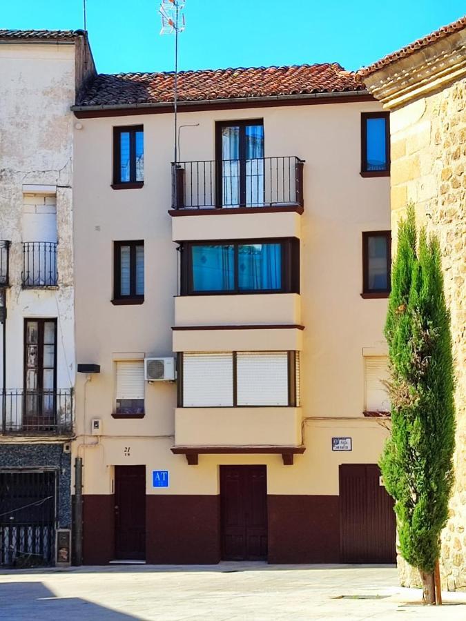 Apartamentos San Martin Plasencia Eksteriør billede